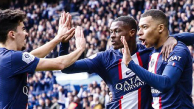 Après le but de Mbappé, Vitinha a délivré une belle passe à Neymar pour le 2-0. Screenshot Twitter @vitinha