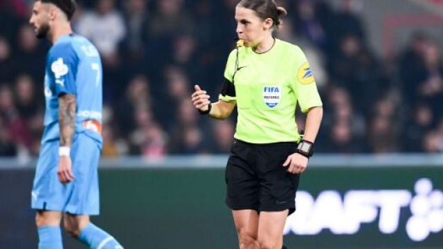Stéphanie Frappart critiquée fortement par Daniel Riolo. (screenshot Twitter - @ActuFoot_)