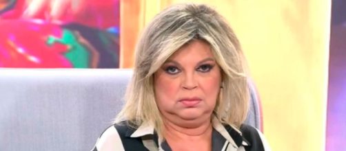 La presentadora criticó que Bigote Arrocet se pronunciara sobre el estado de salud de Teresa Campos (Captura de pantalla de Telecinco)