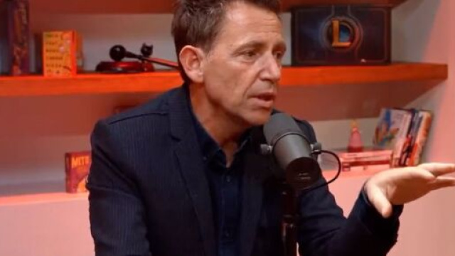 Daniel Riolo impressionné par le niveau de jeu du Real Madrid. (screenshot Twitter - @MookieBarbu)