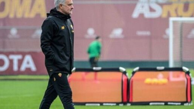 Mourinho à l'entraînement de la Roma (image provenant du compte Instragram du coach portugais)