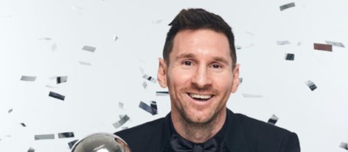 Lionel Messi avec son trophée (Screenshoot Instagram @leomessi)