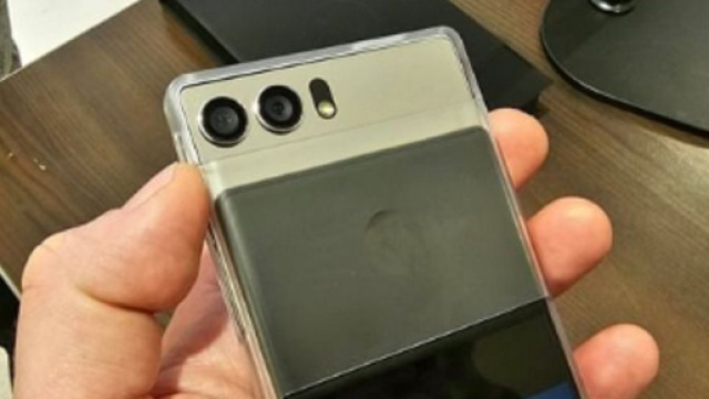 Le Motorola Rizr a fait ses débuts au MWC 2023 (Screenshoot Instagram @alitechcompareyt)
