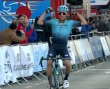 Ciclismo, la vittoria di Simone Velasco alla Volta Valenciana.