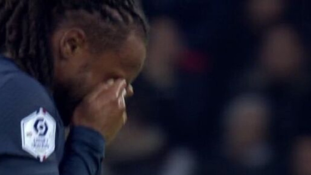 Renato Sanches est sorti en pleurs du Parc des Princes (capture Twitter Footballogue)
