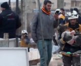 La niña es rescatada de los escombros del terremoto en Siria (Antena3)
