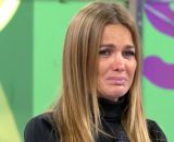 Marta López, llora por la muerte de su padre, quien padeció una larga y dificil enfermedad (Captura Telecinco)