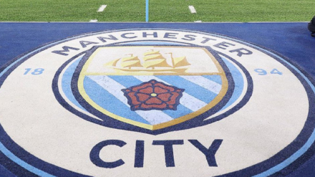 La génération dorée de Manchester City tombe dans l'abîme. twitter/@DeadlineDayLive