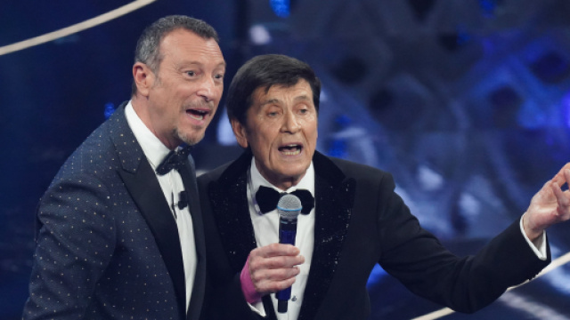 Sanremo 2023, Amadeus con Morandi.
