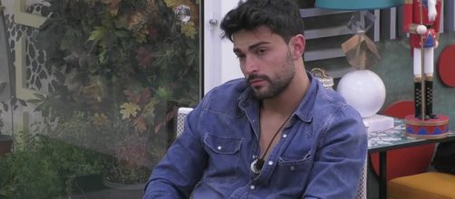 GFVip 7, Martina commenta il tweet dell'ex di Davide: 'Ho pensato che l'avesse tradita'.