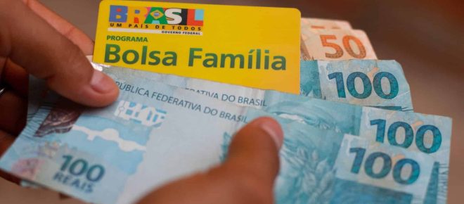 Bolsa Família: Nova MP prevê incentivo ao emprego com carteira assinada