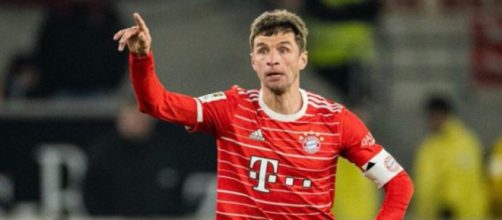 Thomas Müller a rappelé de vieux souvenirs aux supporters de FC Barcelone. (screenshot @esmuellert)