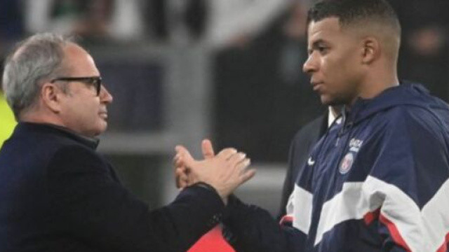 Kylian Mbappé devrait voir pas mal de renforts débarquer l'été prochain. (screenshot Twitter - @revplusgrand)