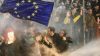 Georgia, al Corriere parla la donna con la bandiera simbolo della protesta: 'Il nostro scudo è l'UE'