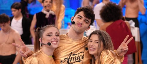 Serale di Amici, retroscena prima puntata: almeno due allievi torneranno a casa.