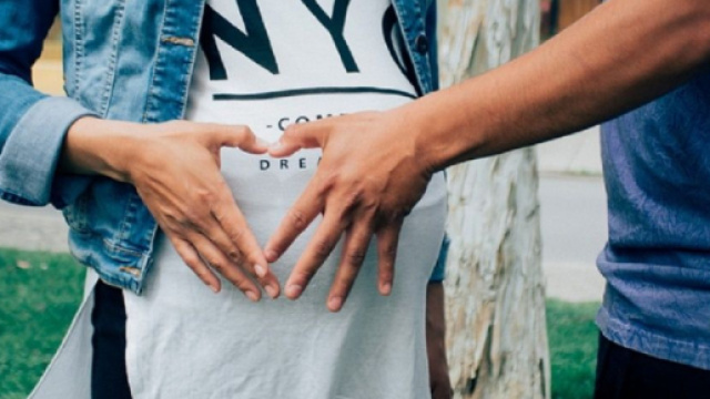 Des idées pour annoncer sa grossesse (Screenshoot Pixabay @estebantroncosofoto0)