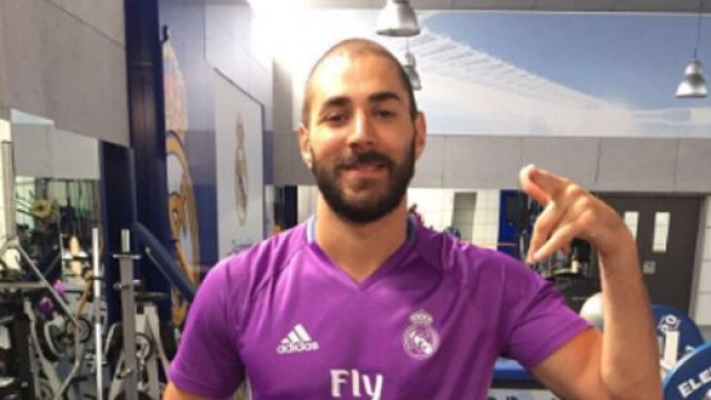 Karim Benzema, le capitaine du Real Madrid jouera contre Liverpool en LDC (Screenshoot Twitter @Benzema)