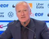 Deschamps en conférence de presse pour annoncer sa liste pour le prochain rassemblement des Bleus. (screenshot Twitter - @lequipe)