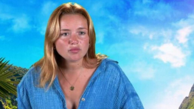 Les Apprentis Aventuriers 6 : Jennyfer tacle Victoria sur son poids dans un live TikTok avec Romane, elle lui répond. (Crédit @W9)