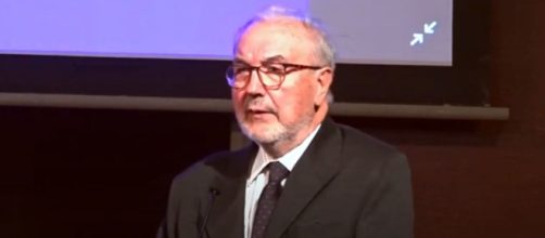 Pedro Solbes fue ministro de Economía de Felipe González (Youyube/Agrupación Europeísta Cuidar el Futuro)