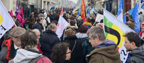 Réforme des retraites : la France secouée par le 49.3 - Twitter @fredfauvet