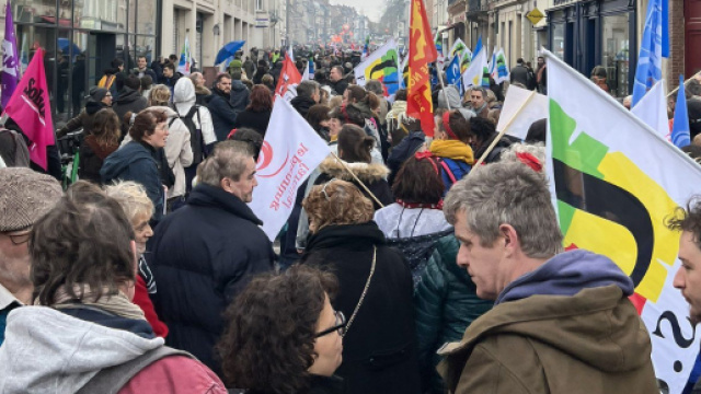 Réforme des retraites : la France secouée par le 49.3 - Twitter @fredfauvet