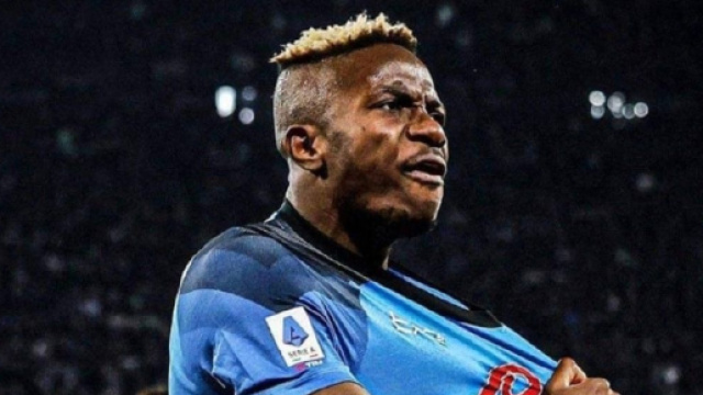 Victor Osimhen sous les couleurs de Naples (capture Twitter @onvoittout)