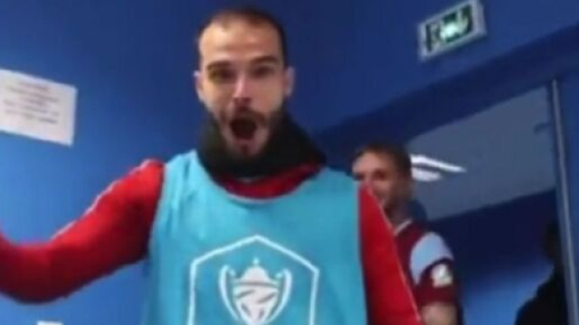 Les joueurs d'Annecy dans le vestiaire du Stade V&eacute;lodrome (capture Twitter @FCAnnecy)