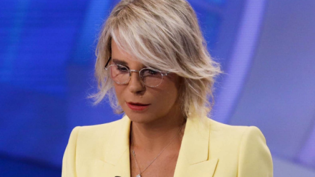 Cambio programmazione Mediaset 2023/2024: Maria De Filippi confermata e trash ridotto.