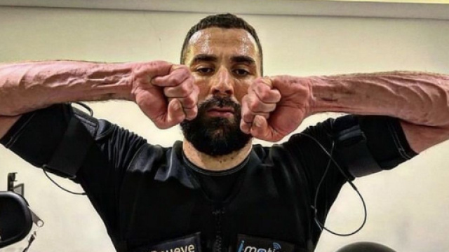 Karim Benzema est plus actif sur les réseaux que sur le rectangle vert. (Screenshot Twitter @Benzema)