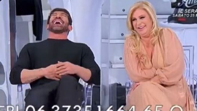 Uomini e donne, Tina volgare con Gemma.