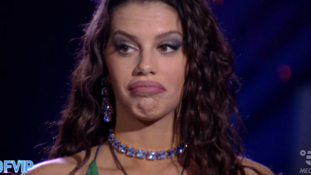 GFVip7, i fan di Antonella spiegano perch&eacute; non l'hanno votata: 'Spremuta fino all'ultimo'.