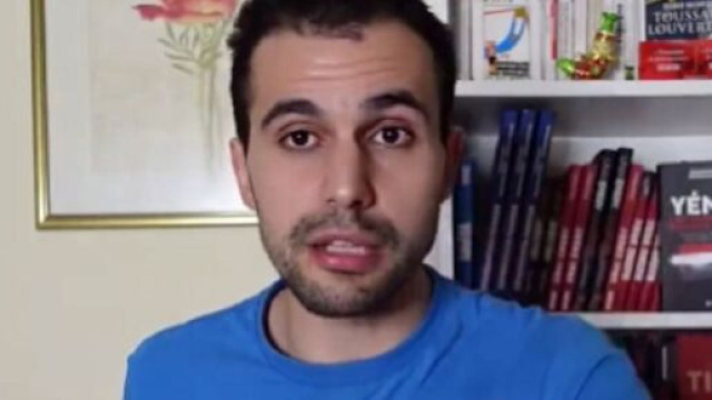 Romain Molina chez lui en Espagne (capture Twitter officiel Romain Molina)