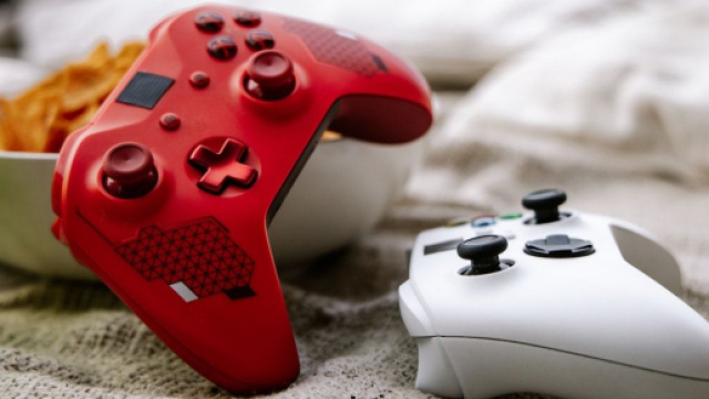 Des manettes de jeu Xbox, ROMAN ODINTSOV @Pexels.com