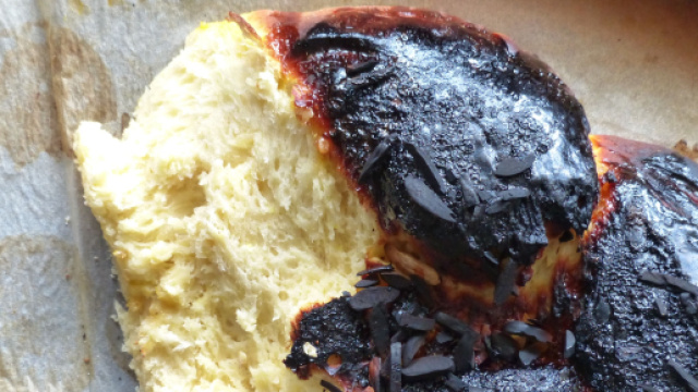 Les repas brûlés contiennent de l'acrylamide qui est hautement cancérigène (Source : pxhere.com)