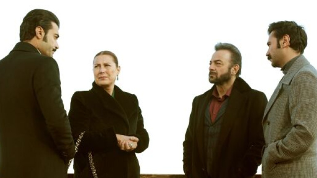 Terra amara, episodi turchi:Demir e il rivale uniti per salvare l'onore di Zuleyha.