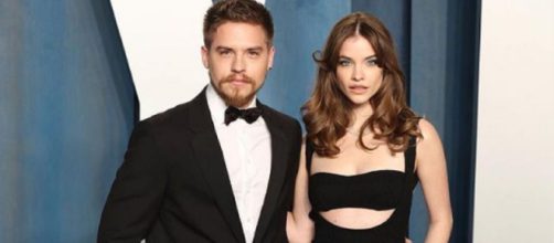 Dylan Sprouse et Barbara Palvin posant ensemble (Screenshoot Instagram @realbarbarapalvin)