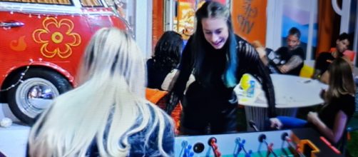 GFVip7, Micol infastidita da un'insinuazione di Nikita: 'Non devo invidiare niente' (Clip).