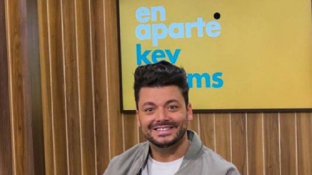 Kev Adams était invité d'En Aparté sur TF1 (Screenshot Instagram @kevadams)