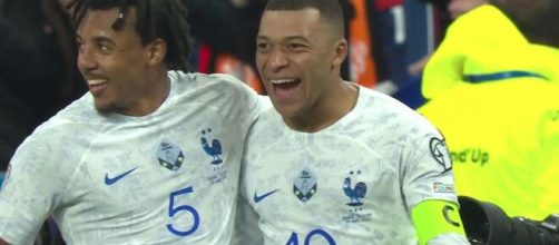 Kylian Mbappé et les Bleus ont étrillé les Pays-Bas 4 buts à 0 ce vendredi au Stade de France. (sceenshot Twitter - @TF1)