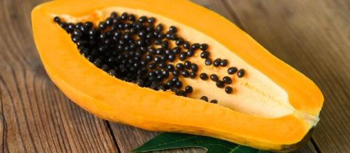 La papaye est un fruit tropical au jus nourrissant (@BigC Studio)