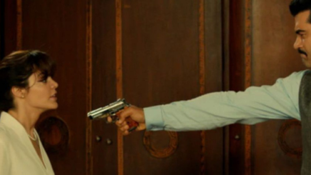 Terra amara, Demir minaccia Zuleyha.