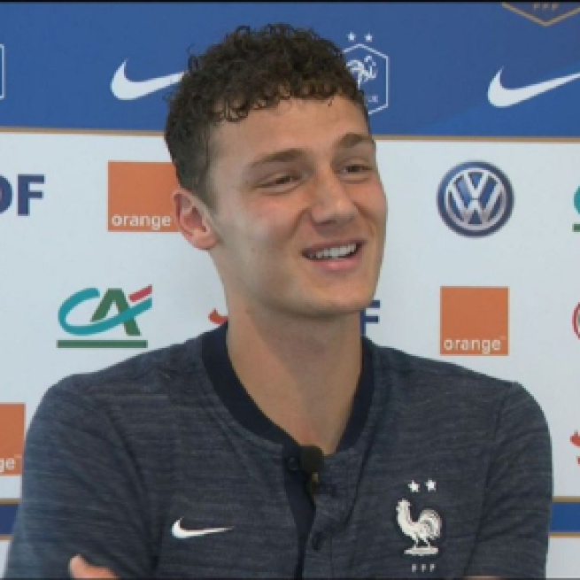 L'arrière droit des Bleus, Benjamin Pavard, a marqué un but contre l'Irlande (1-0) (Screenshoot Twitter @MercatoPlein)