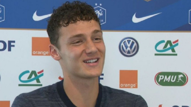 L'arrière droit des Bleus, Benjamin Pavard, a marqué un but contre l'Irlande (1-0) (Screenshoot Twitter @MercatoPlein)
