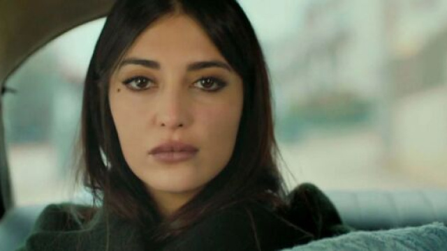 Terra amara, trame turche: Mujgan scappa con suo figlio, Yilmaz deciso a fermarla.