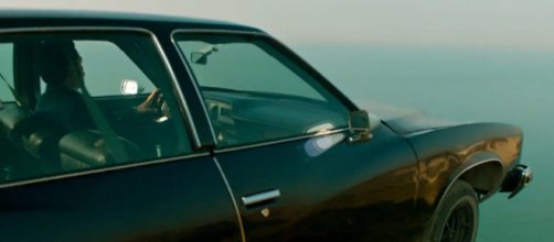 Terra amara, episodi turchi: Demir rischia di morire cadendo nel vuoto con la sua auto.