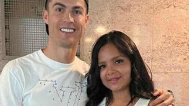 Cristiano Ronaldo en compagnie de l'influenceuse v&eacute;n&eacute;zu&eacute;lienne Georgilaya (capture Facebook RMC Sports)