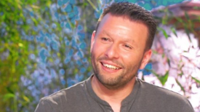 Raymond Aabou sur le plateau de C8 (Screenshoot Instagram @raymond_aabou)