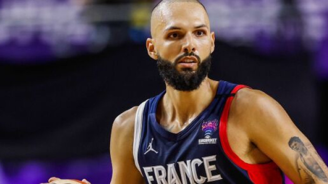 Evan Fournier évolue depuis quelques mois aux Knicks de New York. (screenshot Twitter - @_BeFootball)