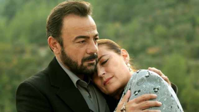 Terra amara, episodio 31 marzo: Fekeli organizza una cena con la famiglia Yaman.